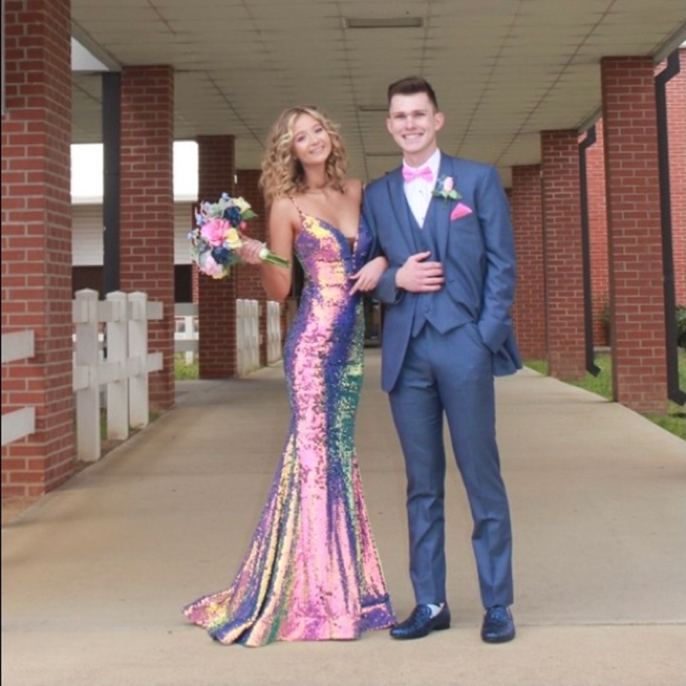 Prom dress Ellie Wilde size 4, multi color